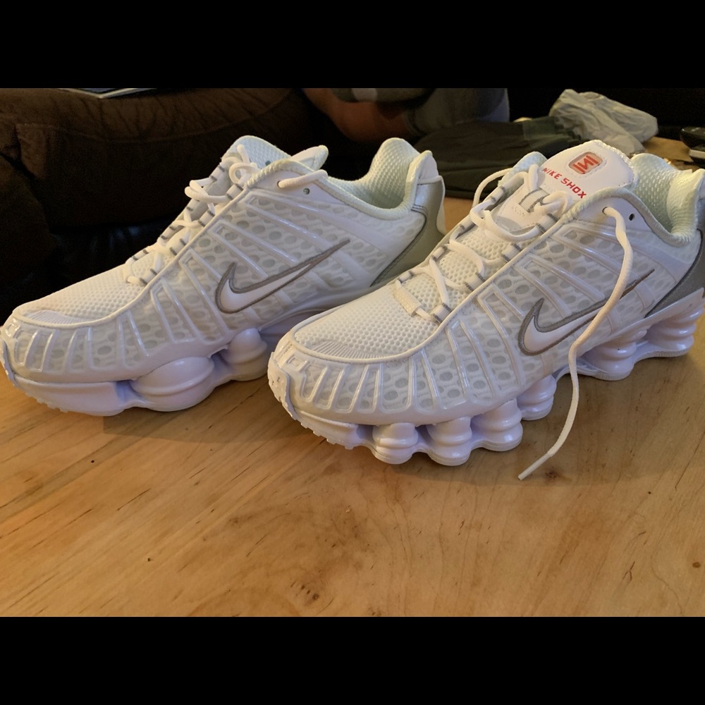 Nike Shox TL Men’s Size 10 White/ Metallic Silver
